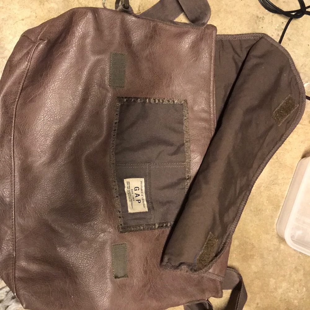 Kids gap messenger bag leather